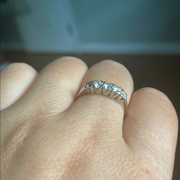 Diamond and 14 K Gold Ring - Picture 4 of 8